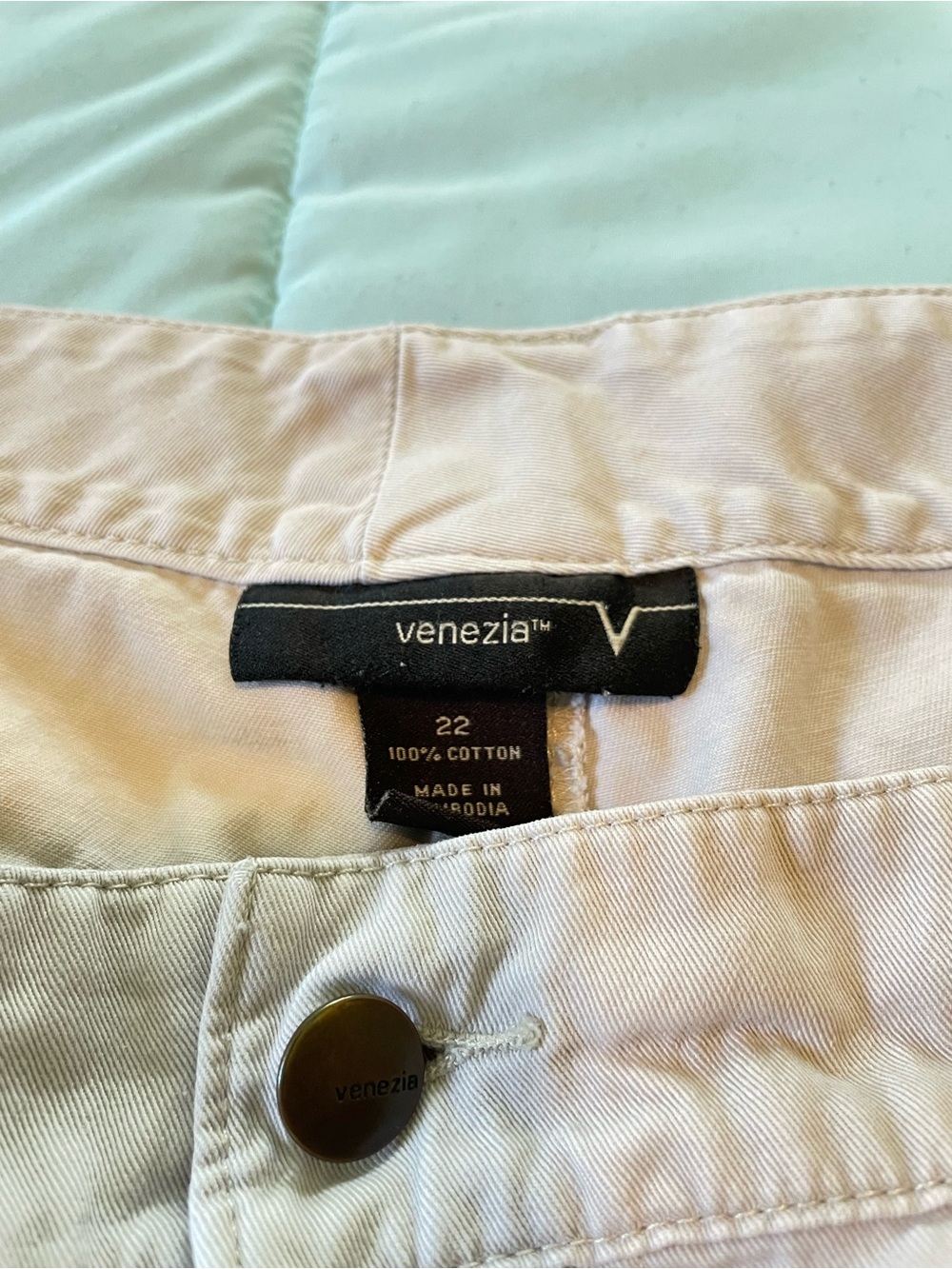 Venezia Light Beige Cotton Shorts with Branded Button